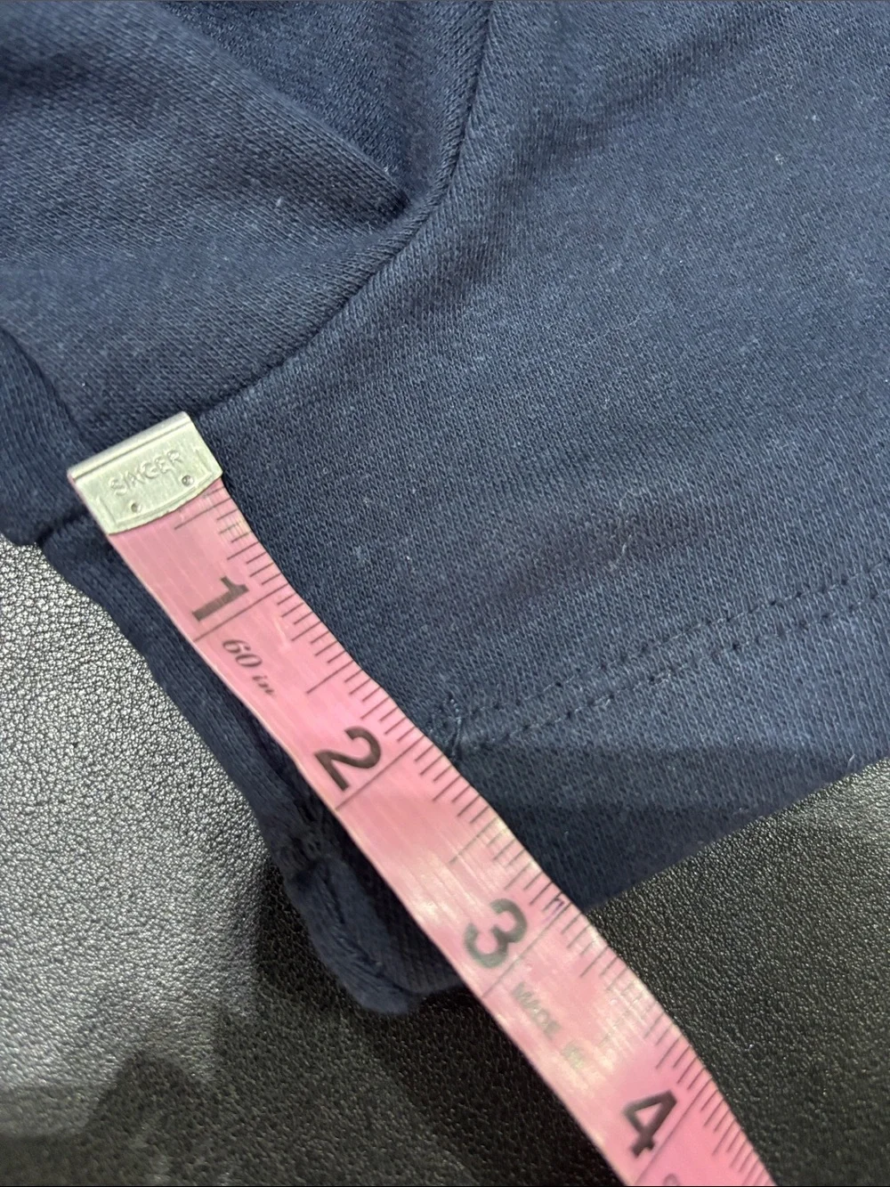 Nike Standard Fit Mid Rise, fleece lined,hip pockets,elastic drawcord waist,soft